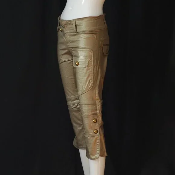 EXEX Edgy Cotton Capris With Pocket on Thigh & Button Accents - Italy - Picture 2 of 7